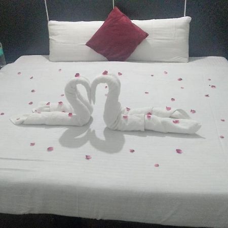 The Palm Tree -Family Stay Amritsar Bagian luar foto